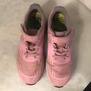Nike girls shoes size 2Y